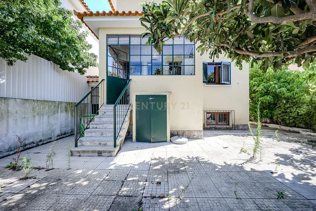 Moradia para Remodelar em São Pedro do Estoril - Image 27