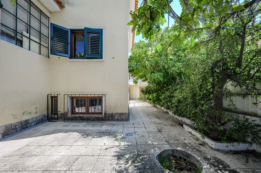 Moradia para Remodelar em São Pedro do Estoril - Image 29