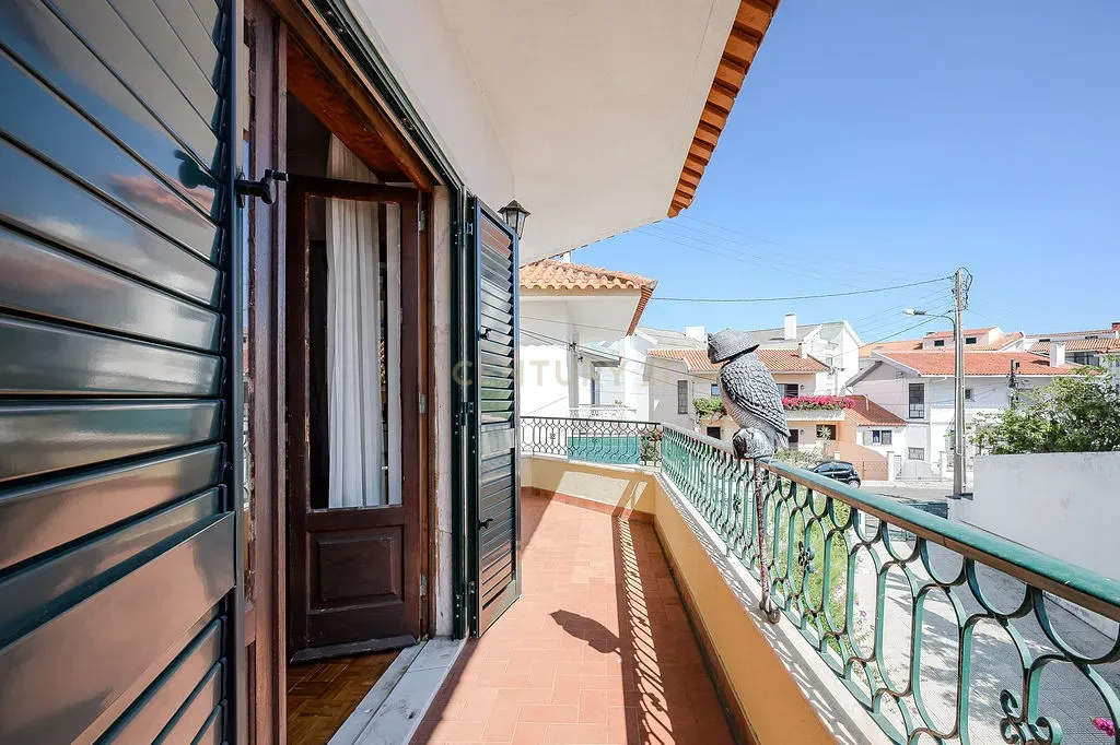 Moradia para Remodelar em São Pedro do Estoril - Image 24
