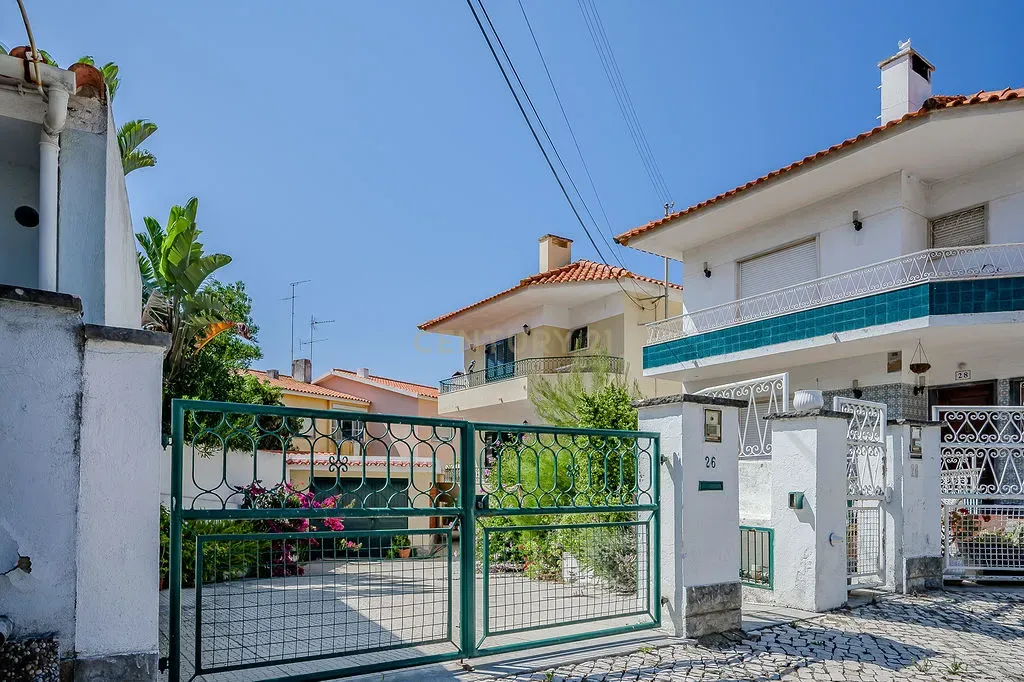 Moradia para Remodelar em São Pedro do Estoril - Image 30