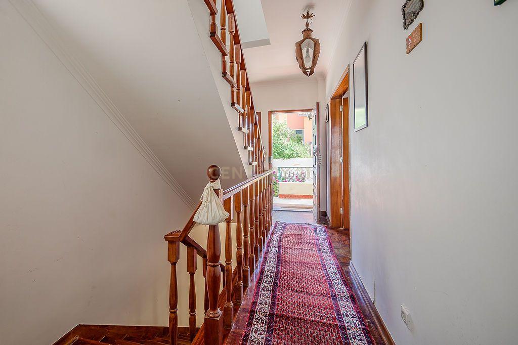 Moradia para Remodelar em São Pedro do Estoril - Image 7