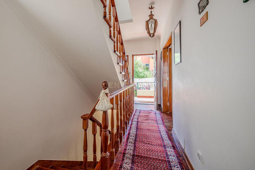 Moradia para Remodelar em São Pedro do Estoril - Image 7