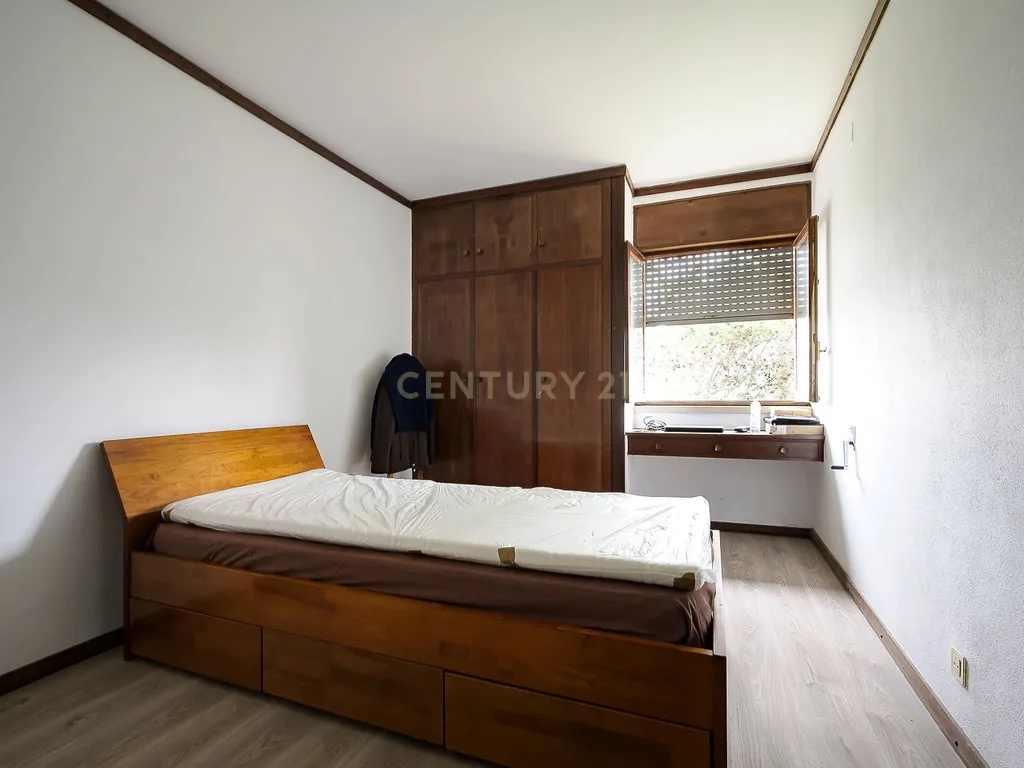 Moradia Contemporânea dos Anos 70 em Brancanes, Setúbal - Image 25