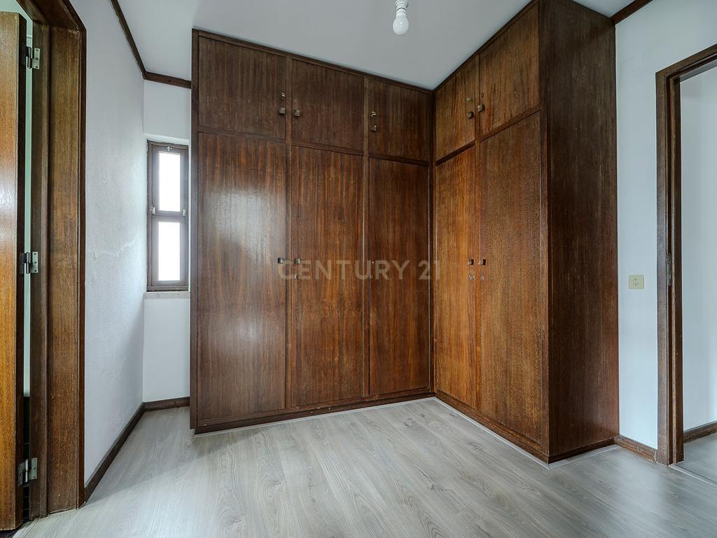 Moradia Contemporânea dos Anos 70 em Brancanes, Setúbal - Image 27