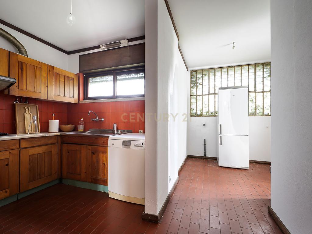 Moradia Contemporânea dos Anos 70 em Brancanes, Setúbal - Image 20