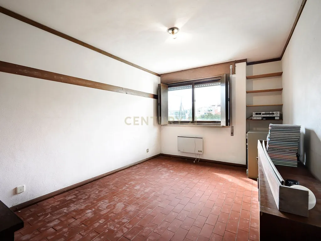 Moradia Contemporânea dos Anos 70 em Brancanes, Setúbal - Image 30