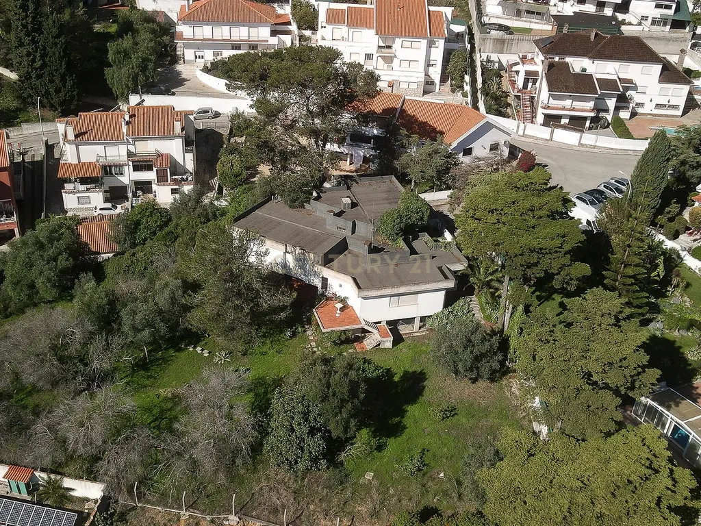 Moradia Contemporânea dos Anos 70 em Brancanes, Setúbal - Image 40