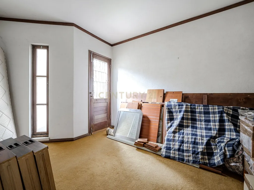 Moradia Contemporânea dos Anos 70 em Brancanes, Setúbal - Image 29