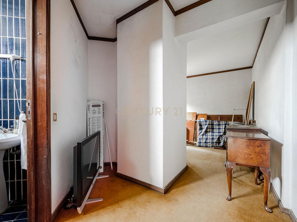 Moradia Contemporânea dos Anos 70 em Brancanes, Setúbal - Image 34
