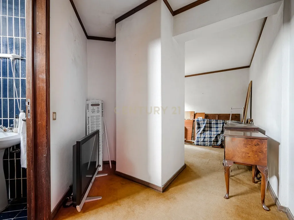 Moradia Contemporânea dos Anos 70 em Brancanes, Setúbal - Image 34
