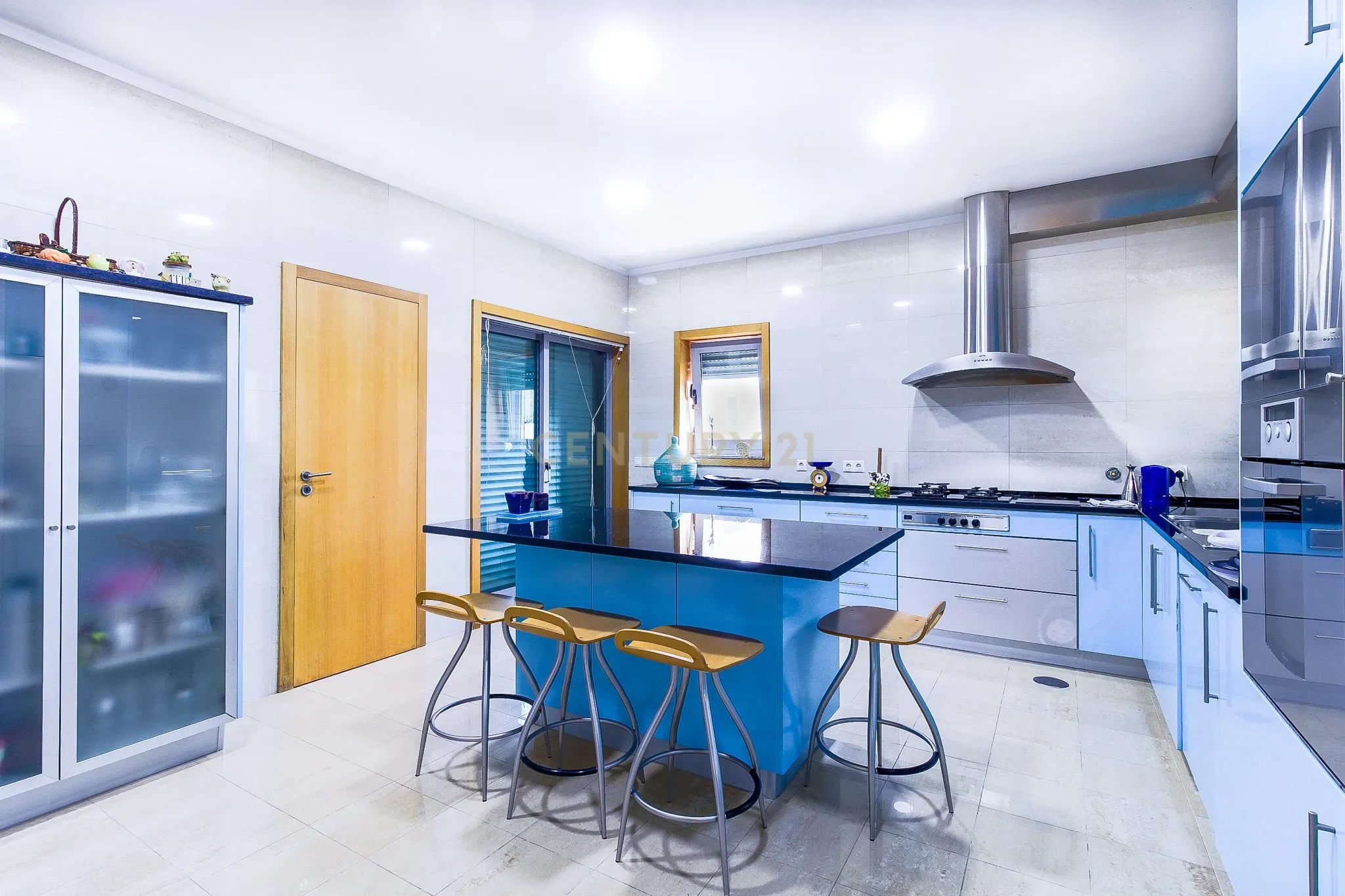 Moradia Isolada T4, com 3 Suites - EXCLUSIVO - sita no Castelo da Maia - Image 7