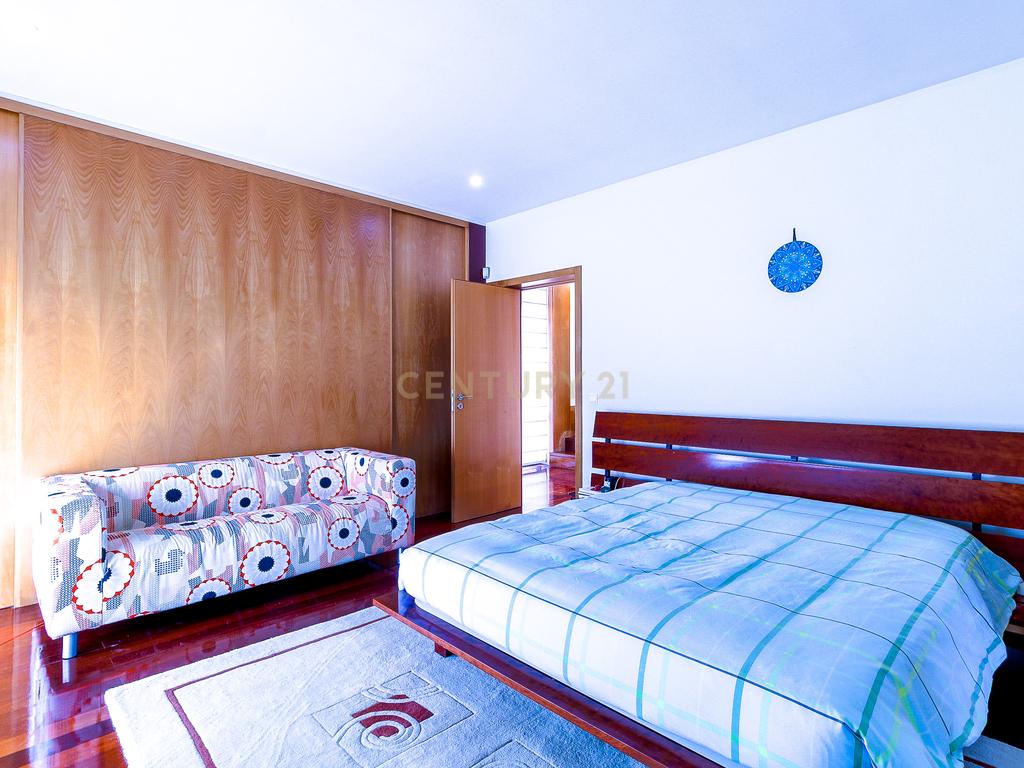 Moradia Isolada T4, com 3 Suites - EXCLUSIVO - sita no Castelo da Maia - Image 15