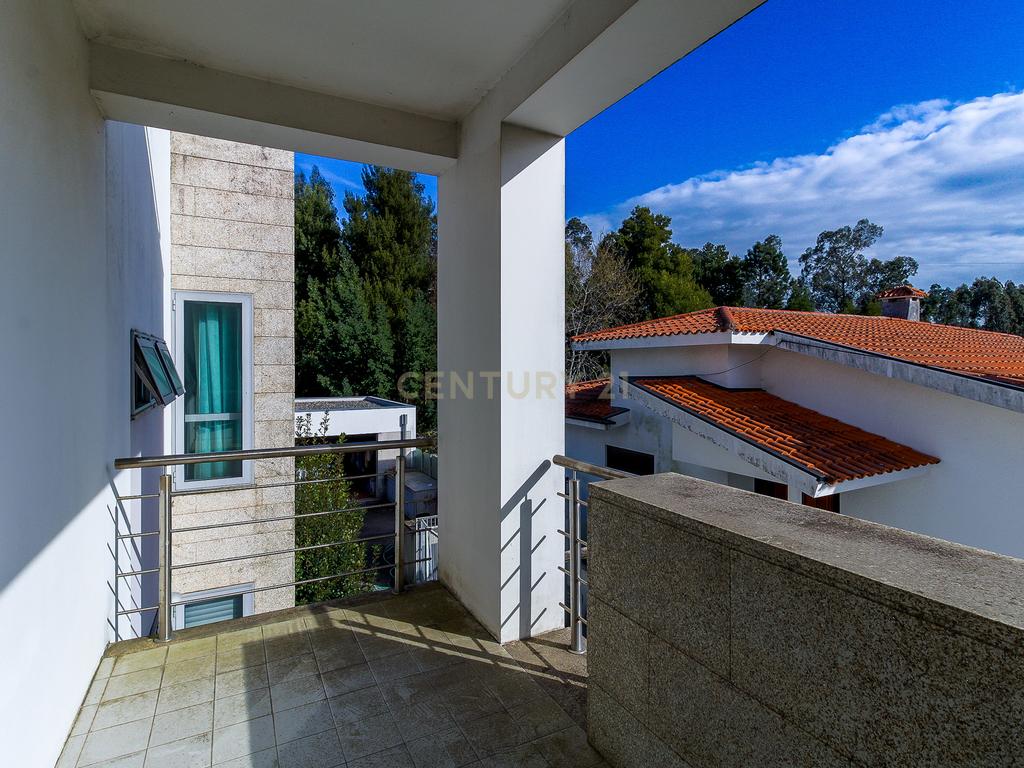 Moradia Isolada T4, com 3 Suites - EXCLUSIVO - sita no Castelo da Maia - Image 22