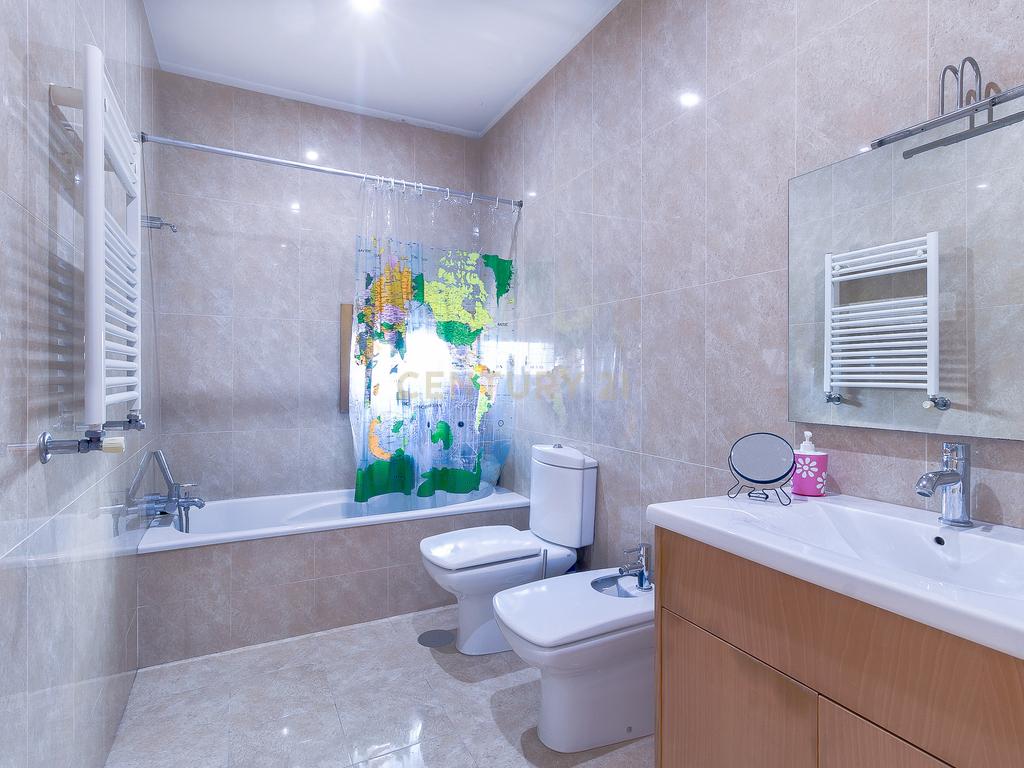 Moradia Isolada T4, com 3 Suites - EXCLUSIVO - sita no Castelo da Maia - Image 20