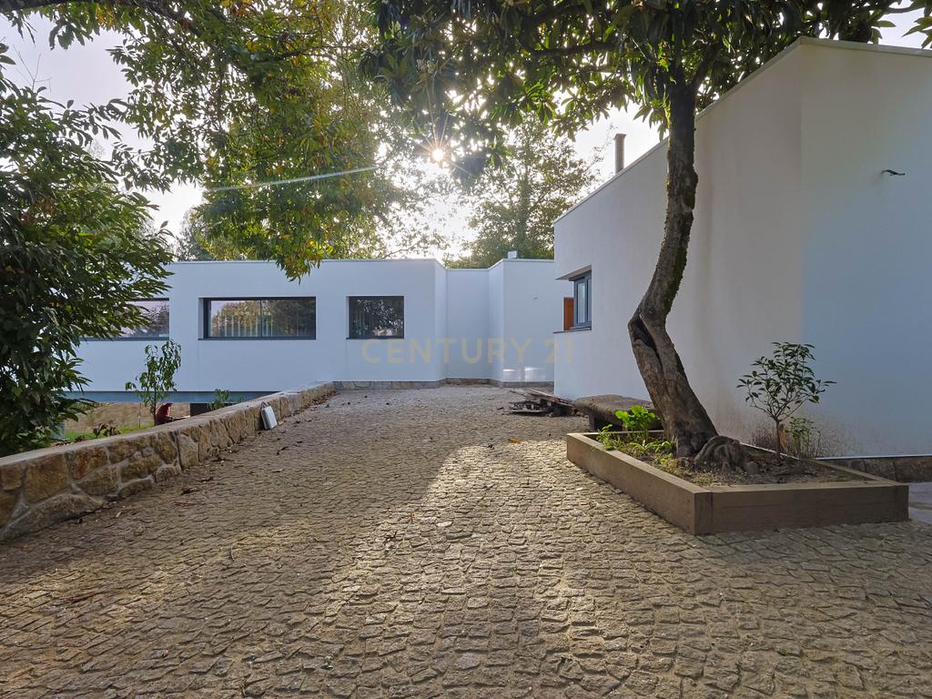Moradia ímpar 4 frentes em Vila Verde, Braga – Nova Construção - Image 8