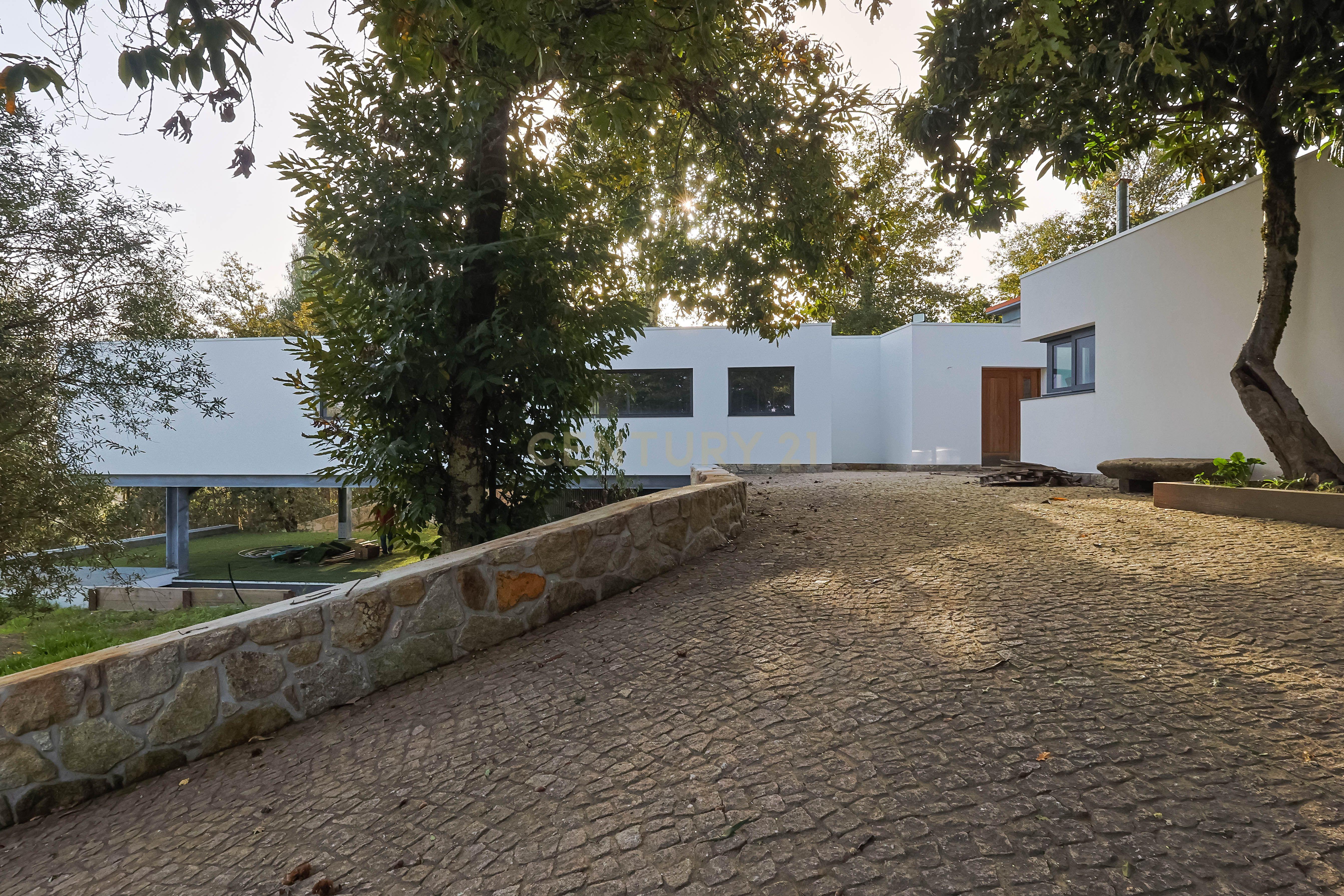 Moradia ímpar 4 frentes em Vila Verde, Braga – Nova Construção - Image 11