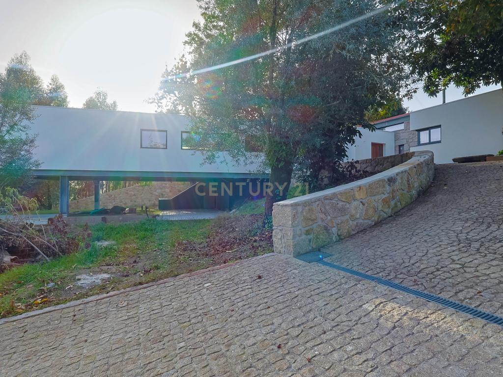 Moradia ímpar 4 frentes em Vila Verde, Braga – Nova Construção - Image 6