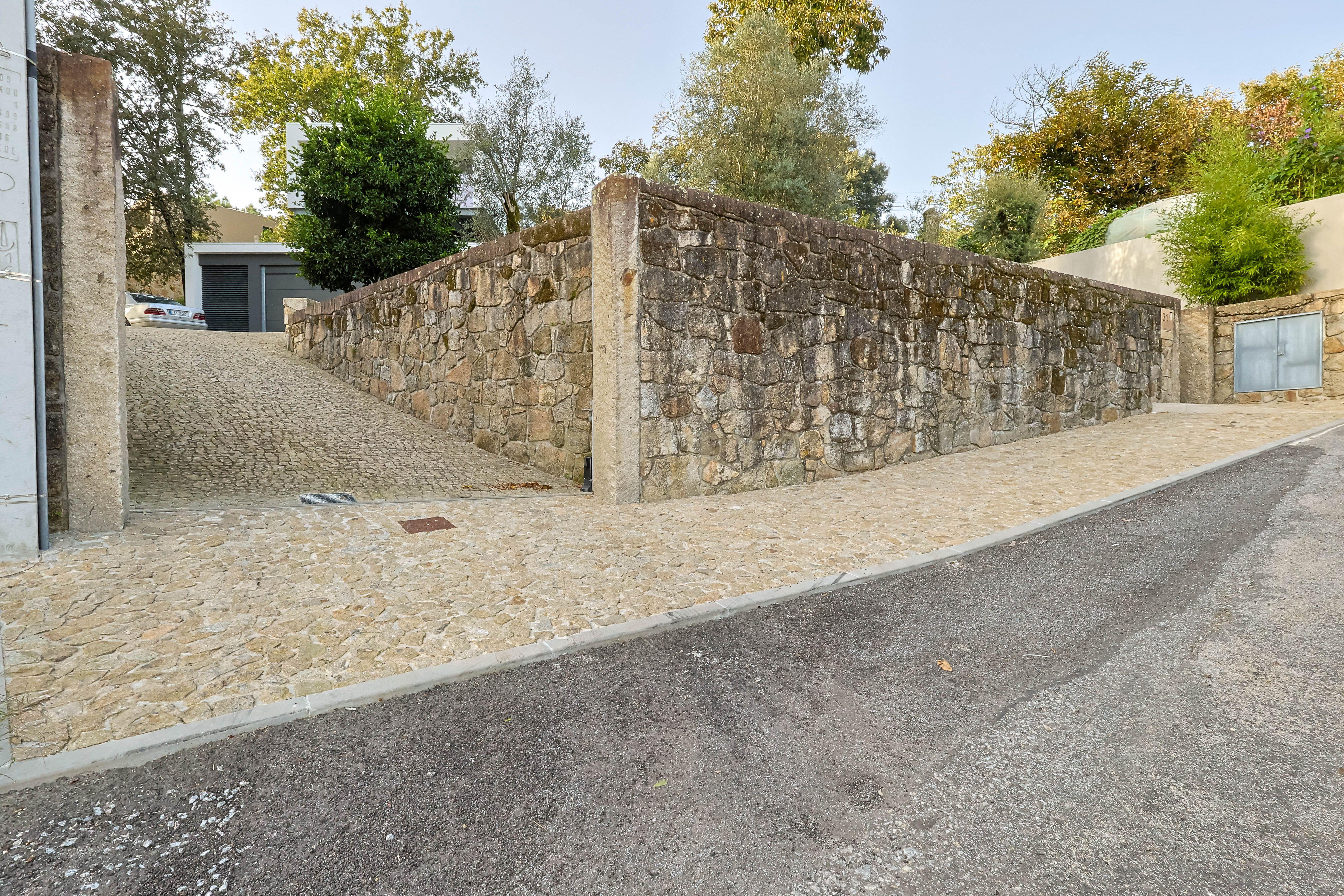 Moradia ímpar 4 frentes em Vila Verde, Braga – Nova Construção - Image 4
