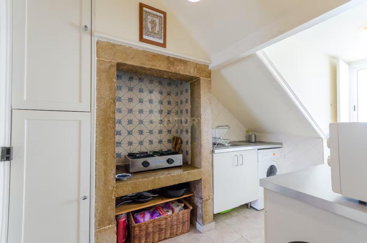 Apartamento T2 à venda na Rua da Mouraria - Image 23