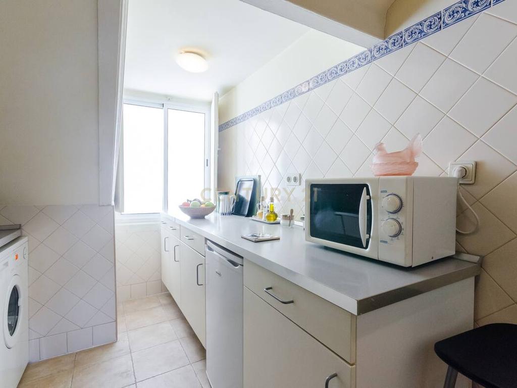 Apartamento T2 à venda na Rua da Mouraria - Image 24