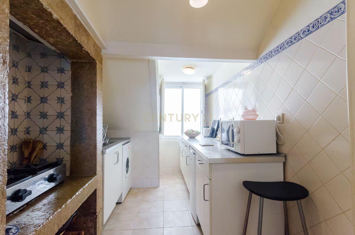 Apartamento T2 à venda na Rua da Mouraria - Image 24