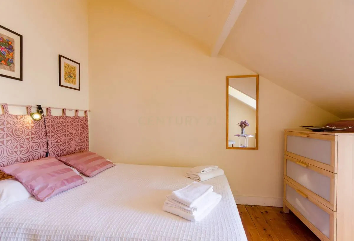 Apartamento T2 à venda na Rua da Mouraria - Image 22