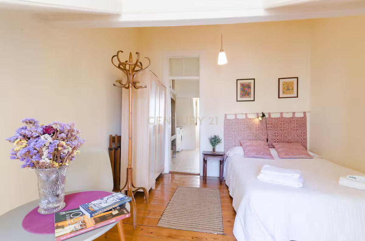Apartamento T2 à venda na Rua da Mouraria - Image 18