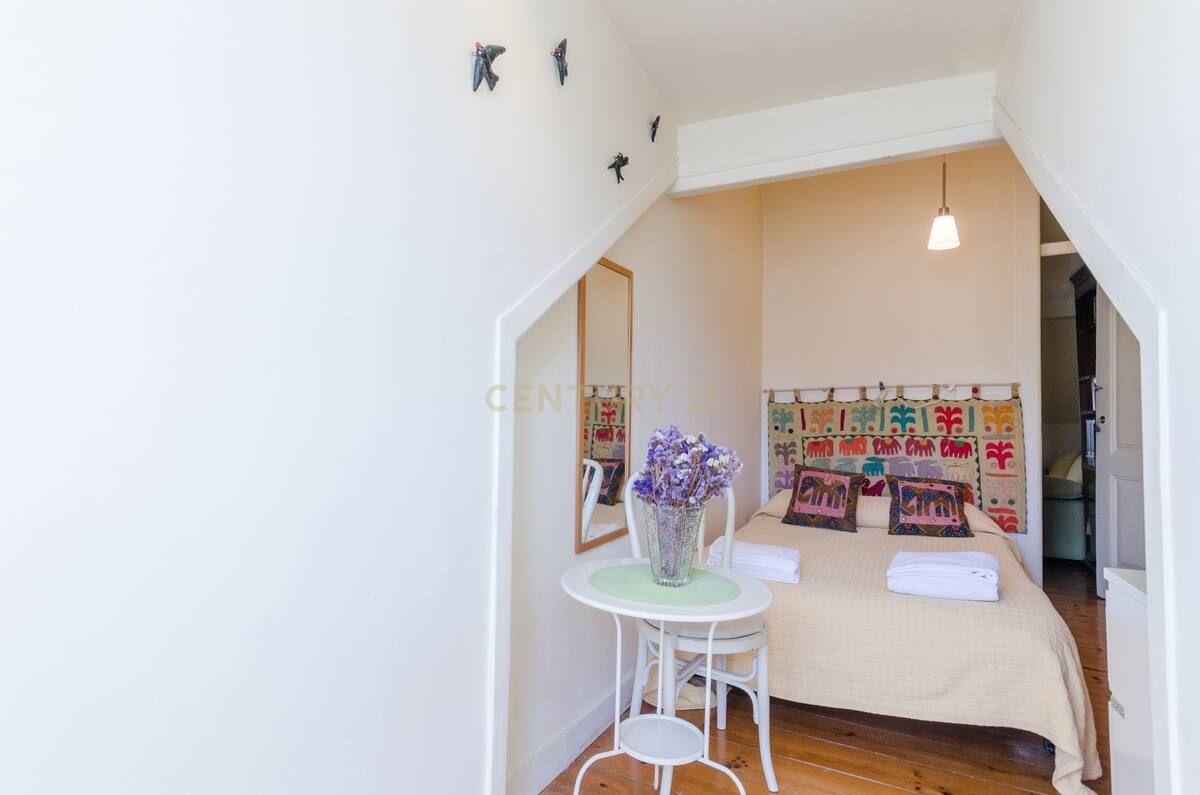 Apartamento T2 à venda na Rua da Mouraria - Image 14