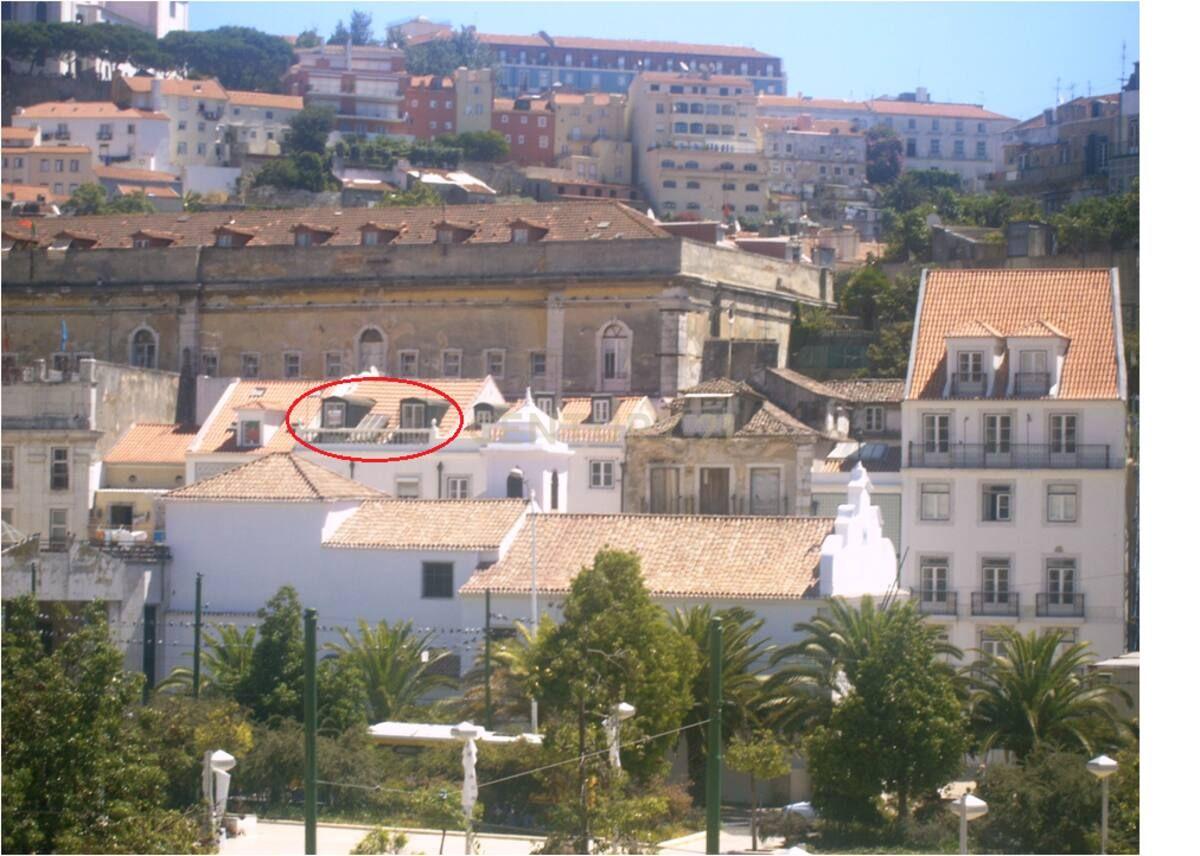 Apartamento T2 à venda na Rua da Mouraria - Image 33