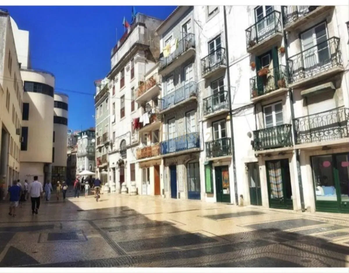 Apartamento T2 à venda na Rua da Mouraria - Image 27