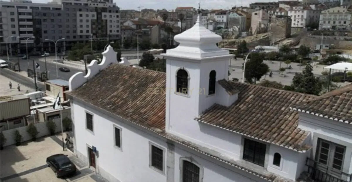 Apartamento T2 à venda na Rua da Mouraria - Image 30