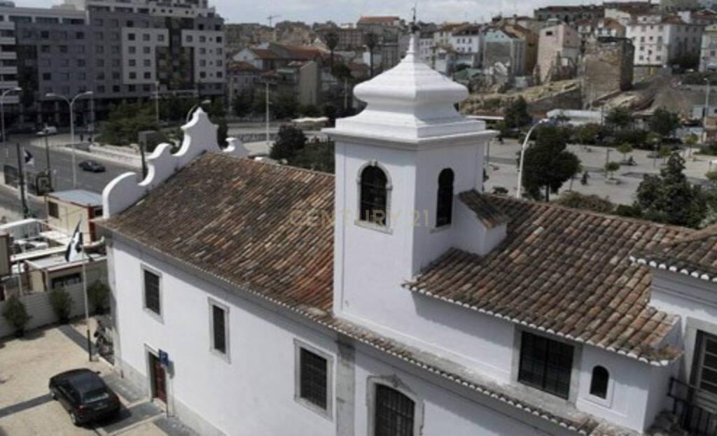 Apartamento T2 à venda na Rua da Mouraria - Image 28