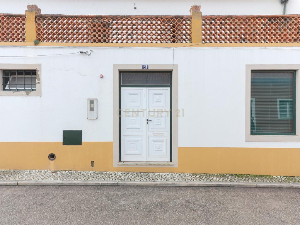 Prédio Misto - Chamusca - Image 17