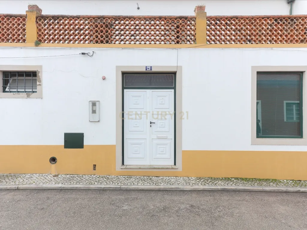Prédio Misto - Chamusca - Image 17