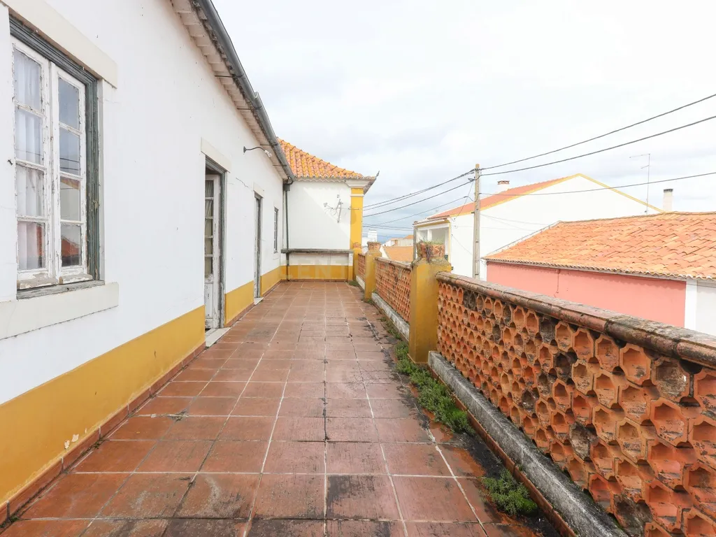 Prédio Misto - Chamusca - Image 26