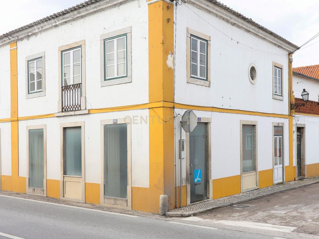 Prédio Misto - Chamusca - Image 3