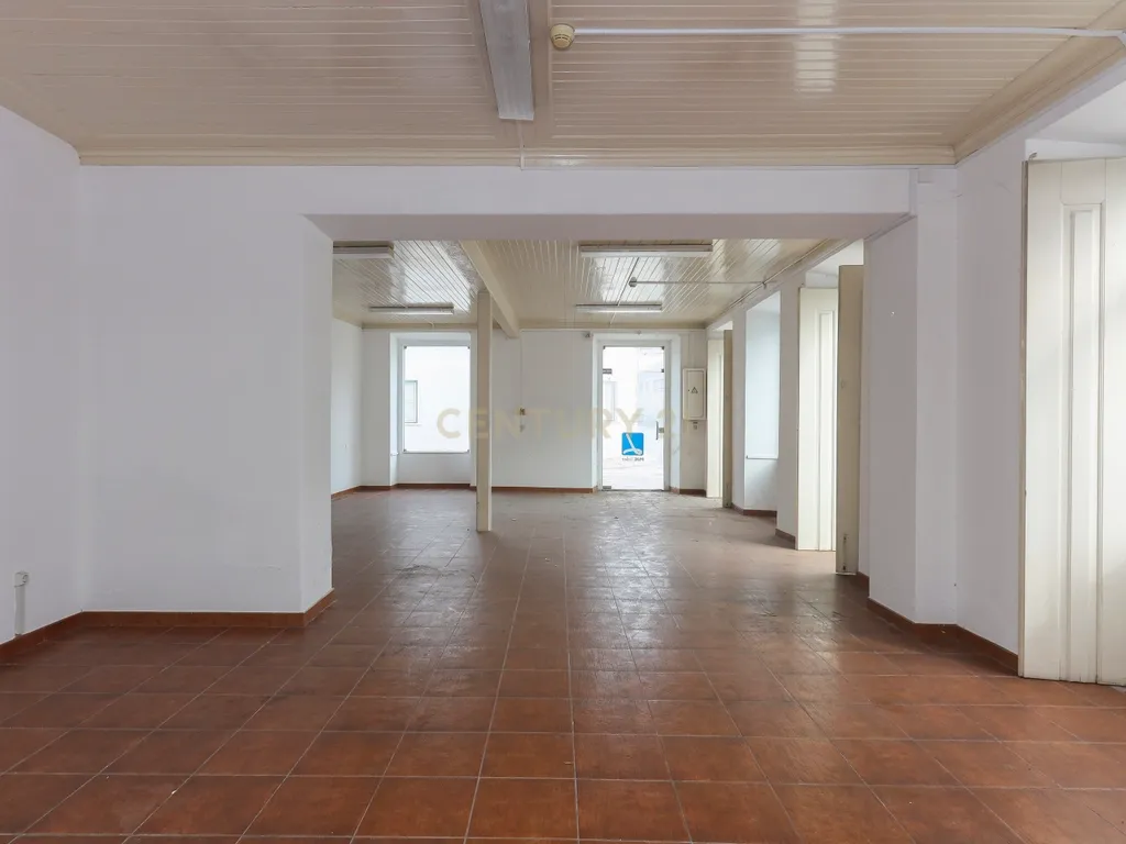 Prédio Misto - Chamusca - Image 11