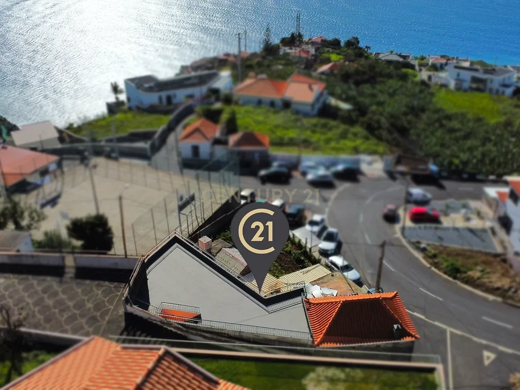 VENDE-SE | 2 CASAS + 1 TERRENO | CANDELÁRIA, RIBEIRA BRAVA - Image 3