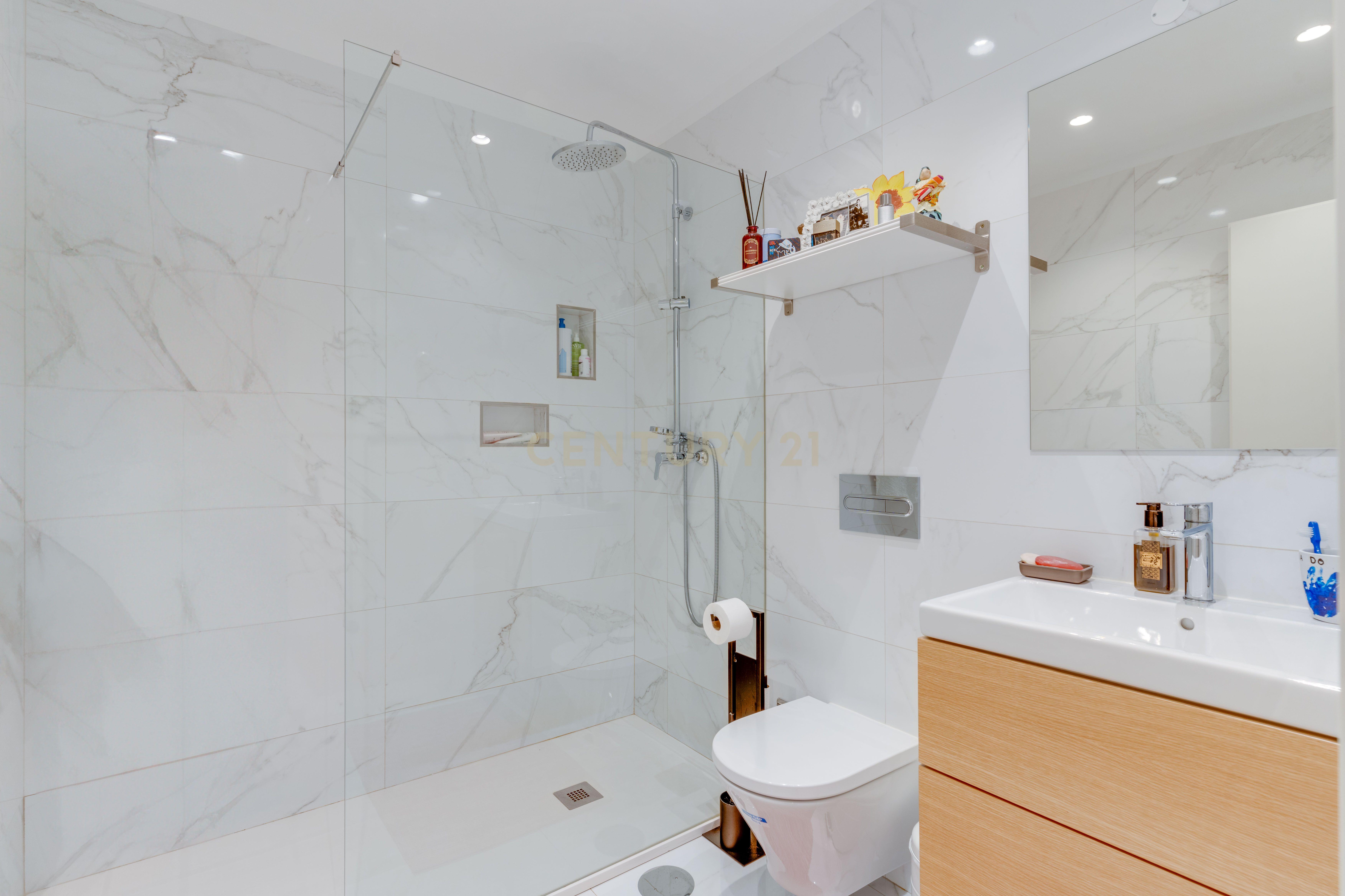 Apartamento T3 Duplex Exclusivo em Espinho – Modernidade e Conforto à Beira-Mar - Image 20