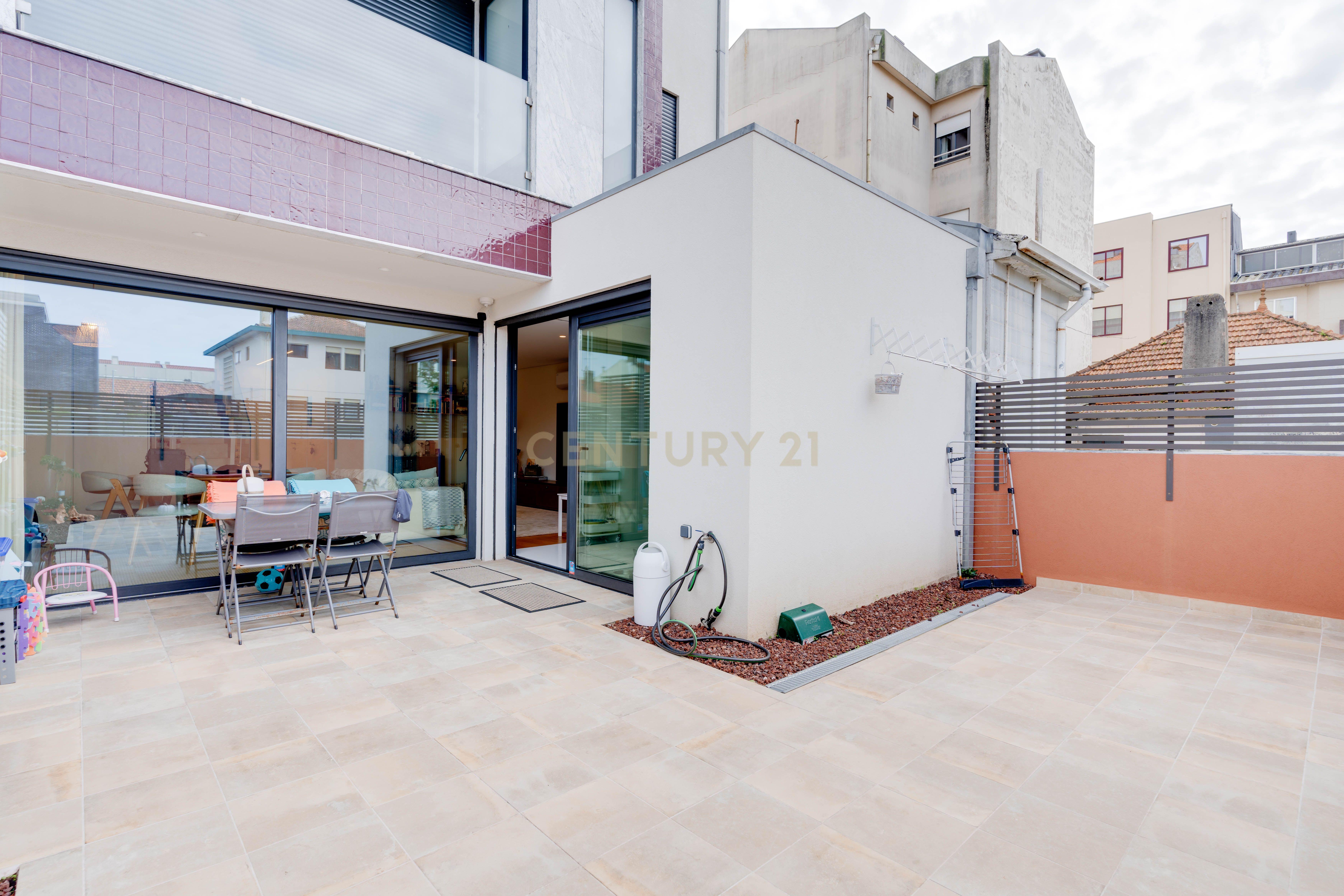 Apartamento T3 Duplex Exclusivo em Espinho – Modernidade e Conforto à Beira-Mar - Image 27