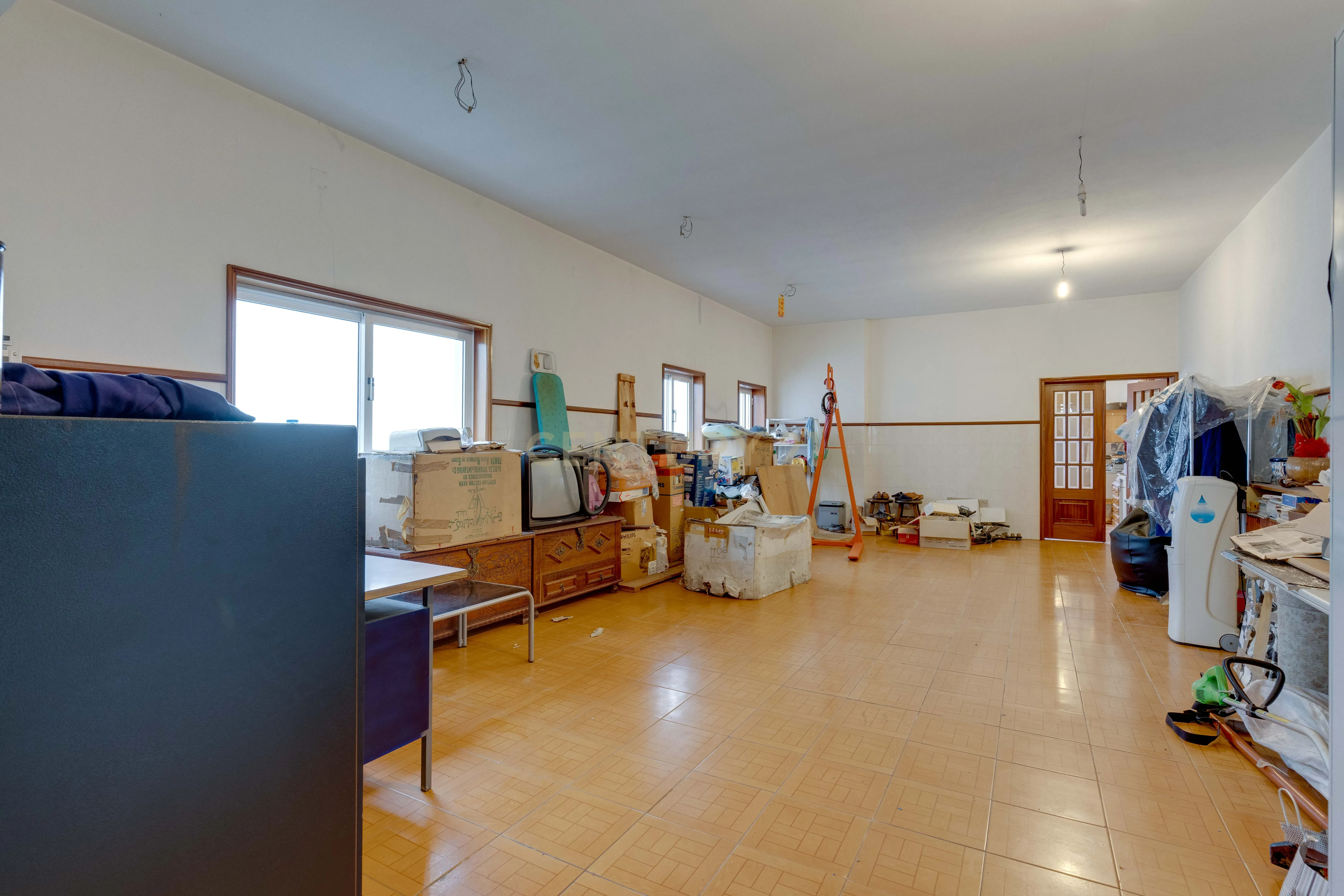 Moradia Inacabada para comércio e habitação ou duas habitações - Image 14