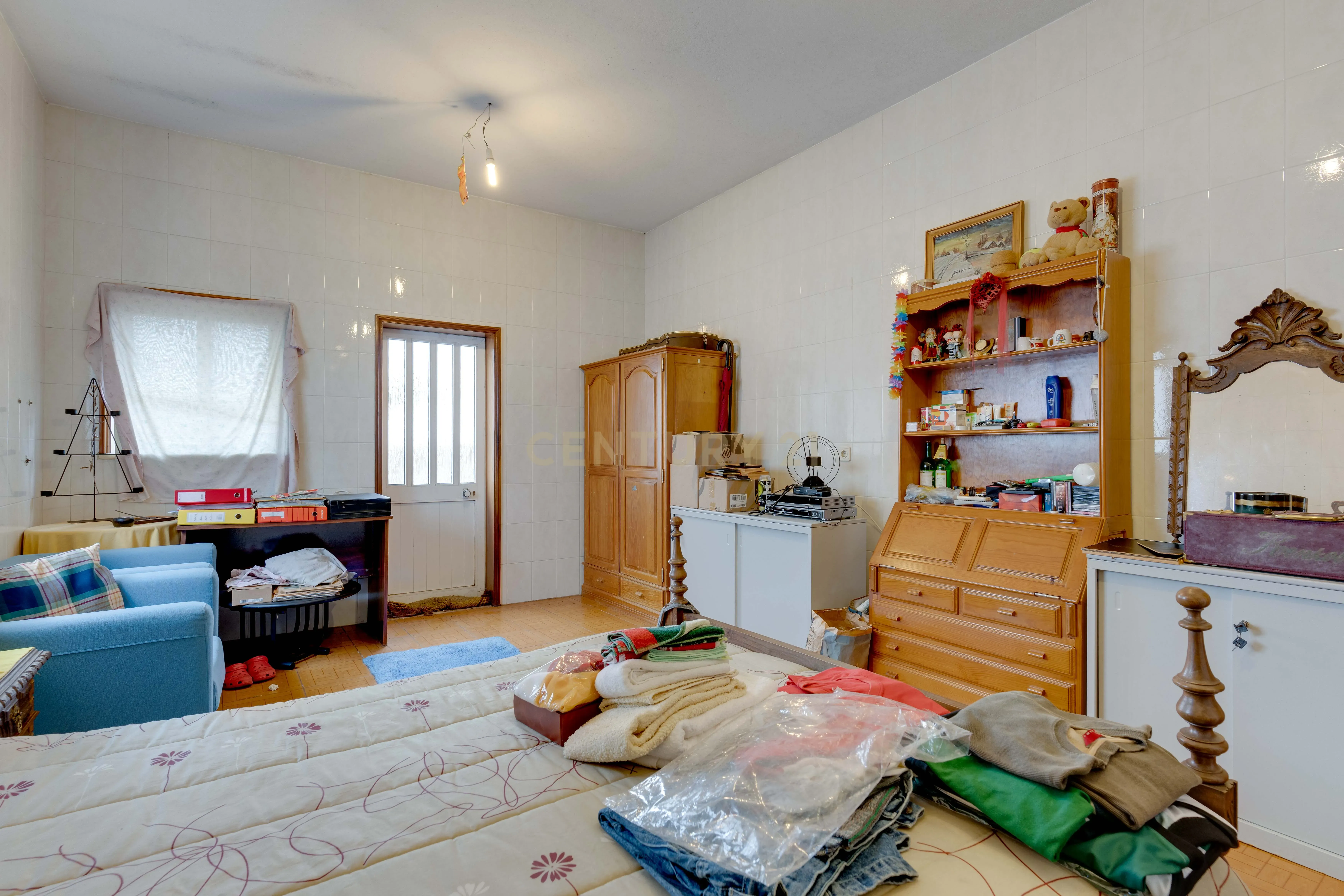 Moradia Inacabada para comércio e habitação ou duas habitações - Image 15