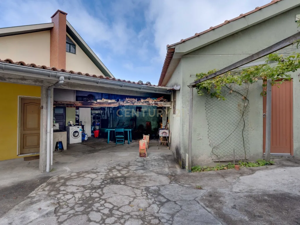 Quinta com 2 Habitações, Terreno e Pomar - Image 7