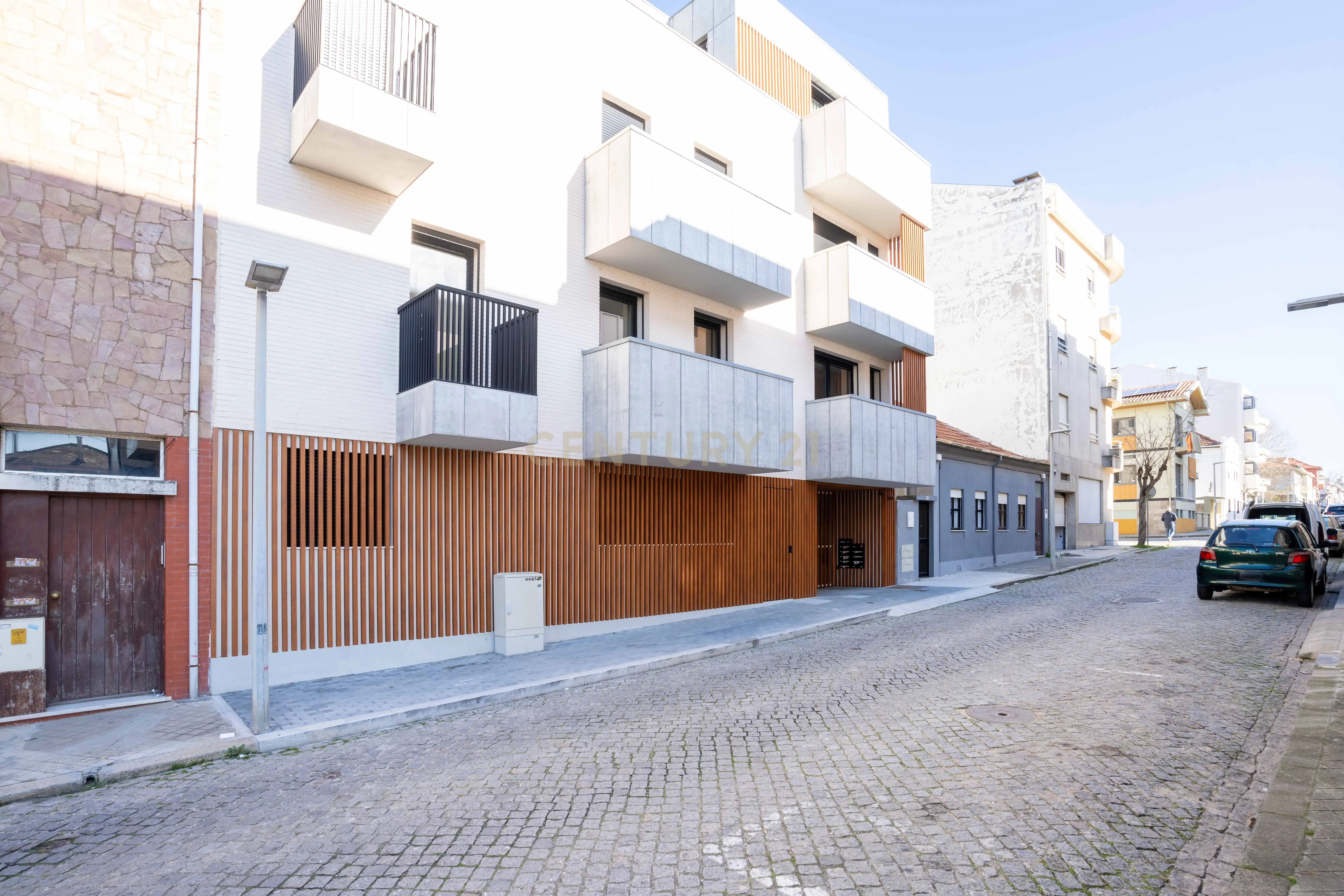 Apartamento T3 de 163mt - Centro de Espinho por 1500€/mês - Image 18