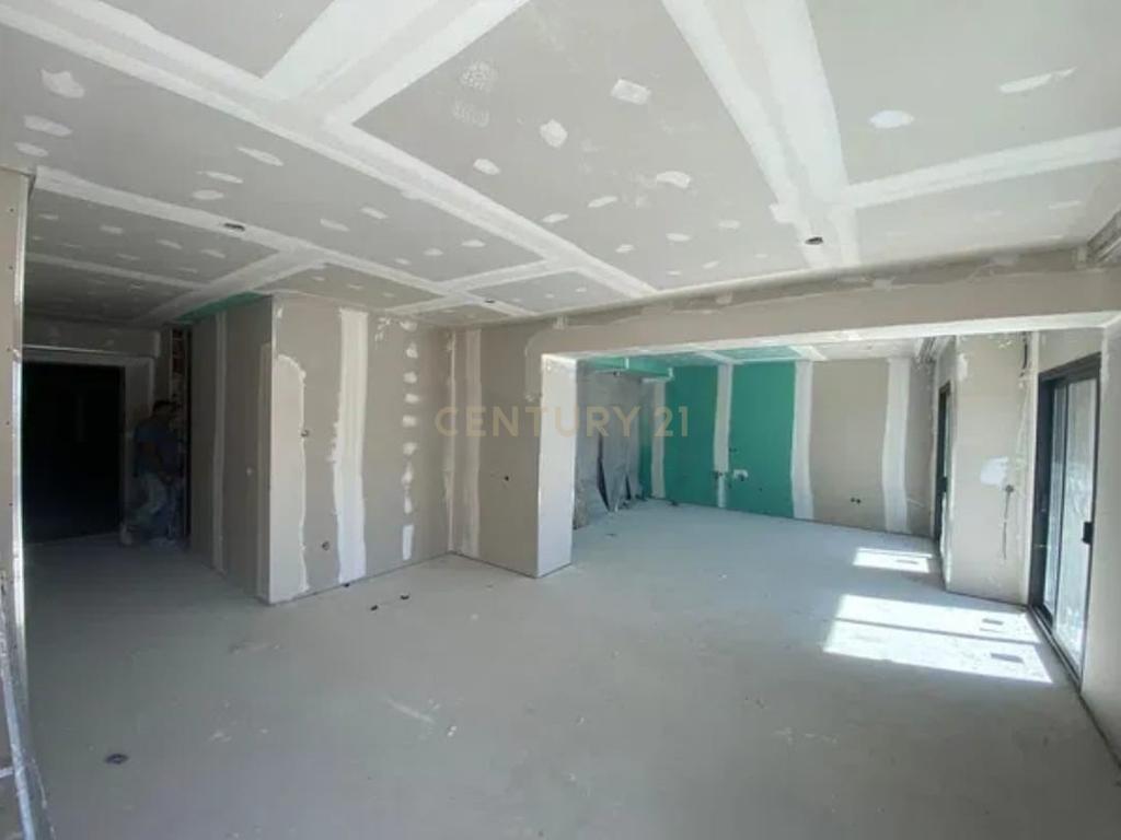 Apartamento T1 com Lugar de Garagem - Como novo - Image 7