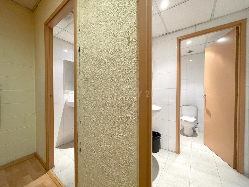  - Image 32