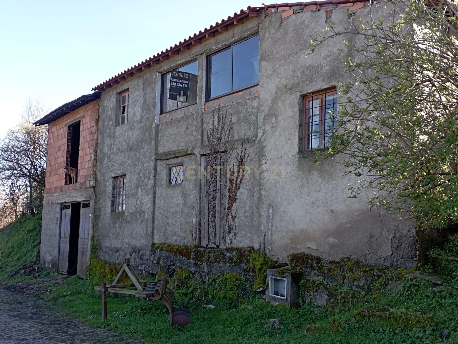 Moradia para reconstruir em Oleirinhos, Bragança - Image 2