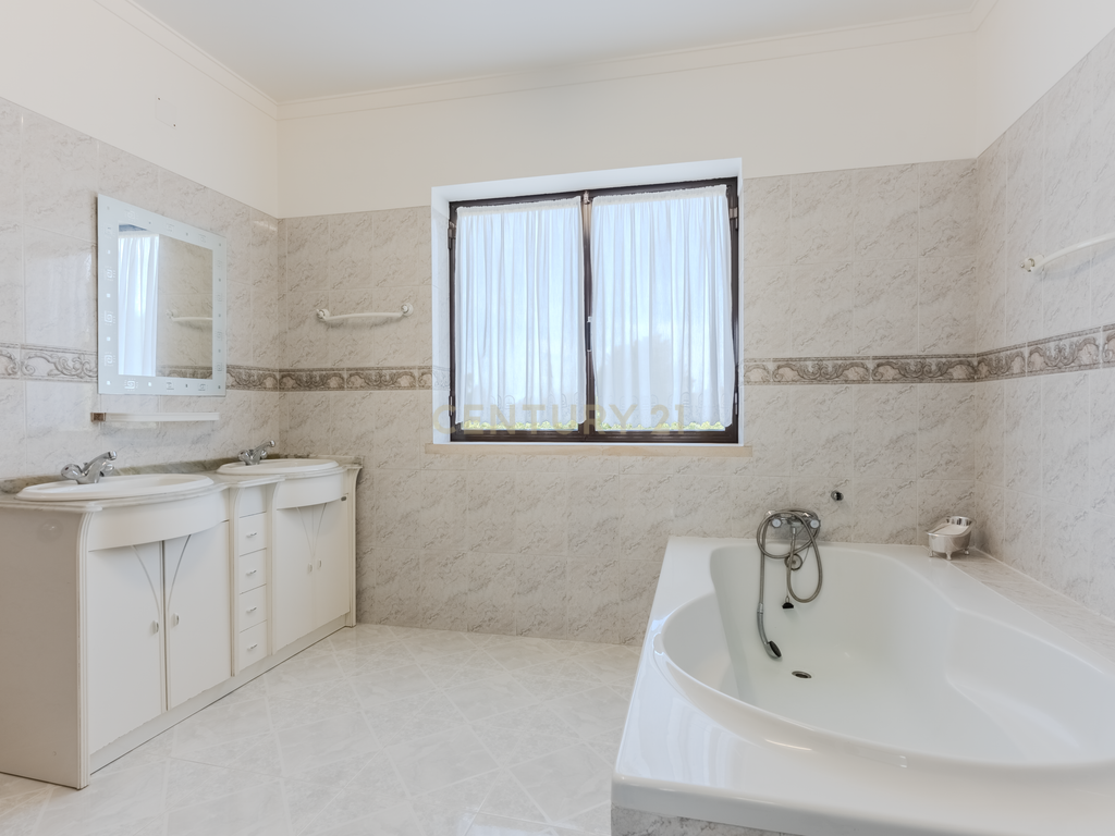 Moradia T5 tipo quinta na Malveira - Image 19