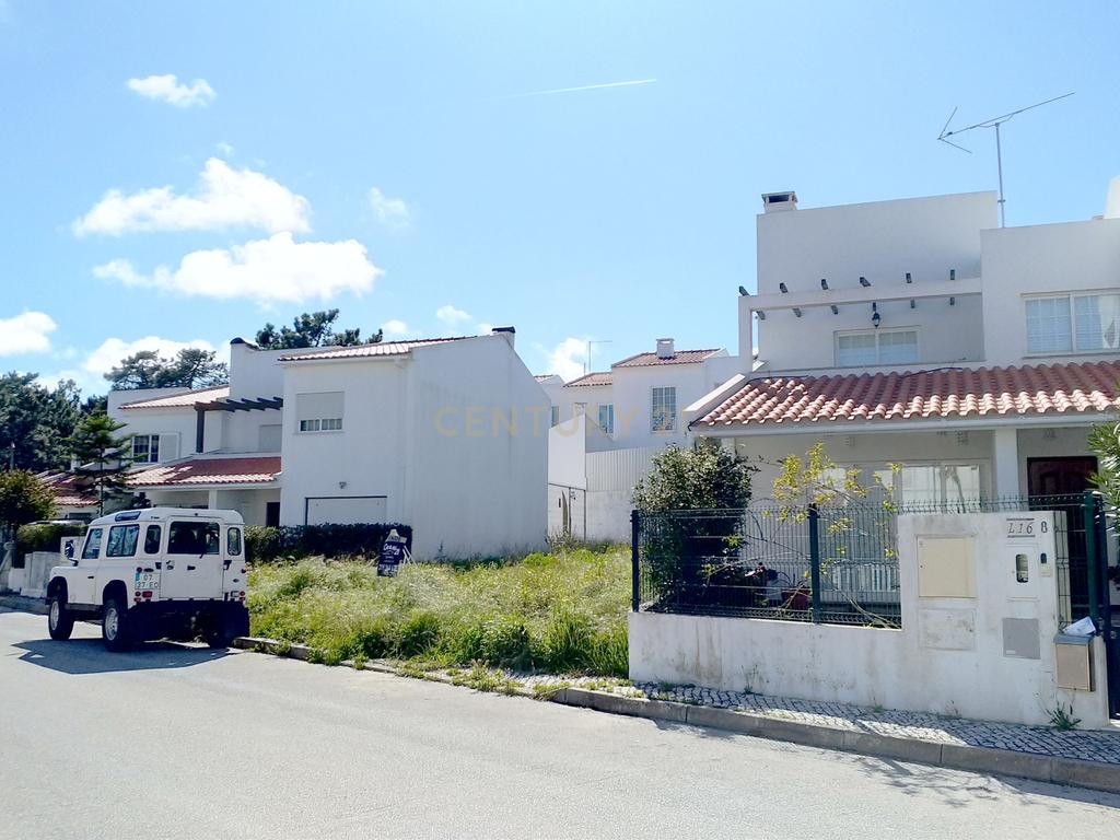 Excelente terreno na Quinta da Maça junto ao parque da Maça, a pouco minutos da Praia. Damos apoio na elaboração do projeto e obra. - Image 2