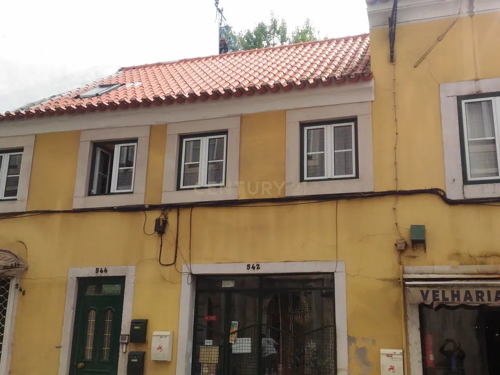 Investimento de1700m2 em prédio na Rua de São Bento, Santo António - Lisboa - Image 2